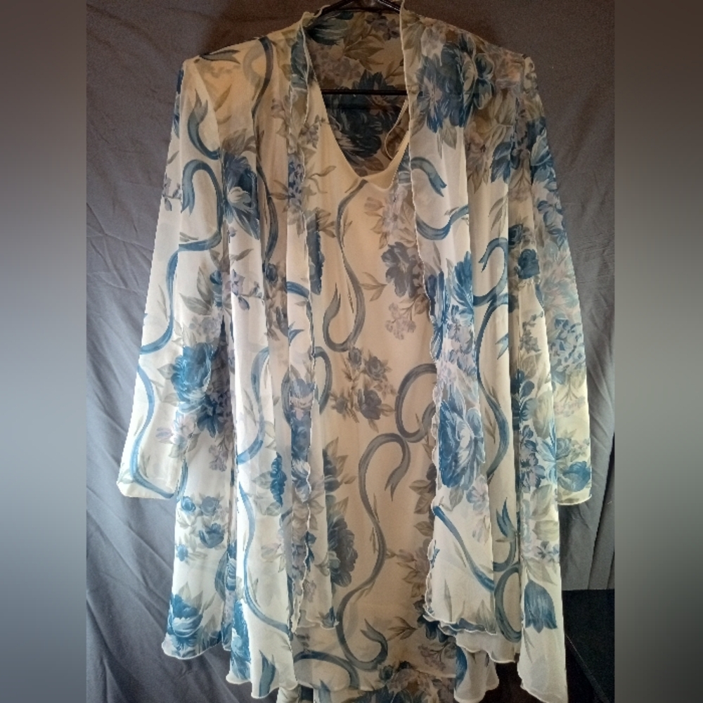 Jeffery & Dara 2 Piece Floral Blue and White Dress With Jacket